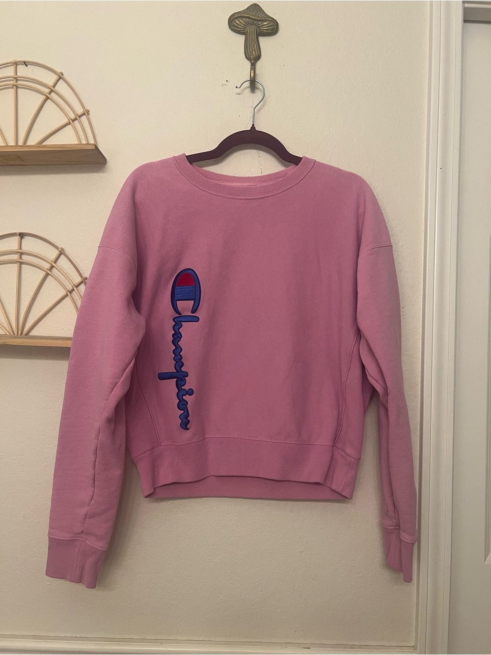 Champion Reverse Weave Pink Embroidered Logo Crewneck Sweatshirt L